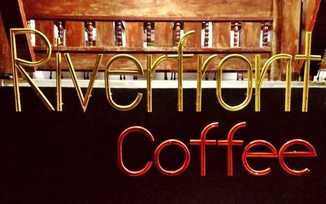 Riverfront Hotel Mukdahan