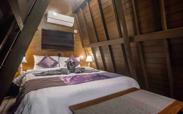 Rumah Kayu Tatiya Villa