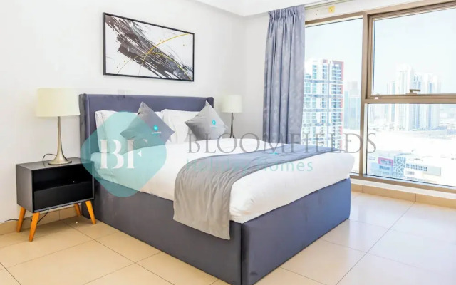 Bloomfields Elegant 2BR In Wave Tower