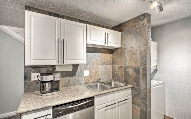 Lakewood Retreat: Access Nature & Urban Sites