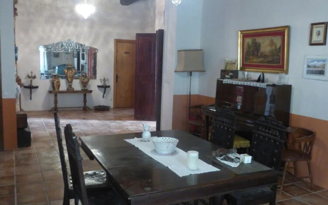 Mas del Burga - Adults Only