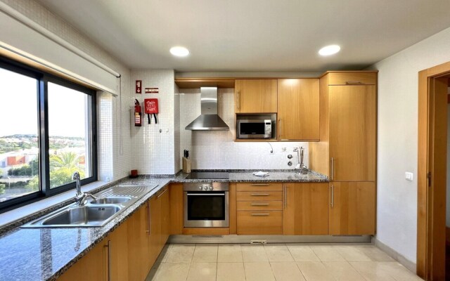 Albufeira Modern 3 With Pool by Homing