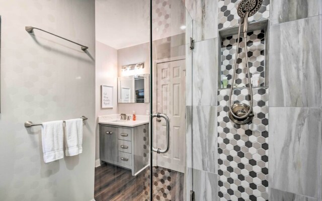 Atlanta Retreat w/ Deck in Greenbriar Area!