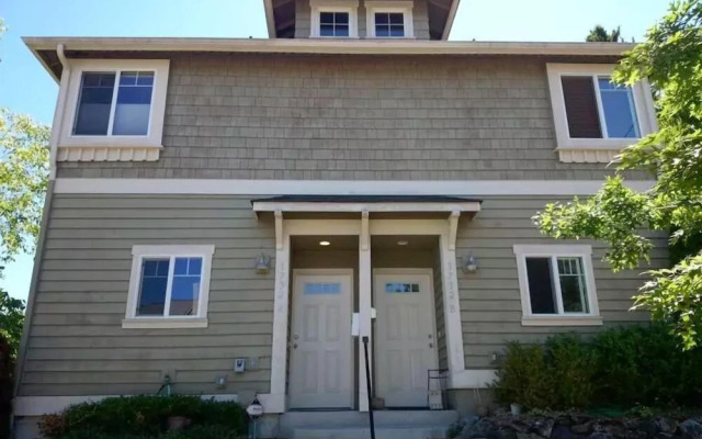 Seattle Vacation Home: The Chalet