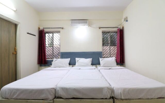 Spot On 37711 Vishwas Delux Lodge