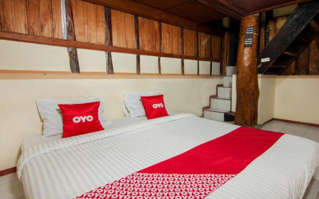 OYO 2208 Thyesza Hotel