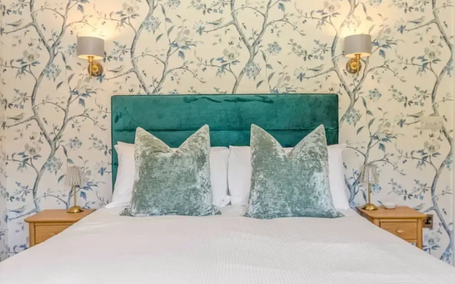 The Wild Bloom - From 225 Per Night