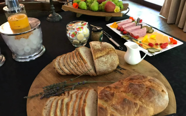 Shangri-La Manor - Adults Only