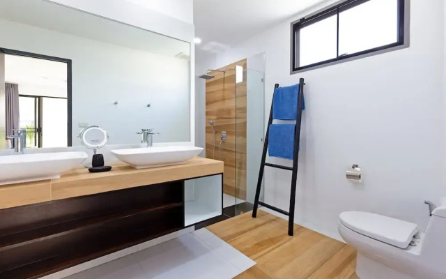 Open-space Design 4BR Pool Villa Luna