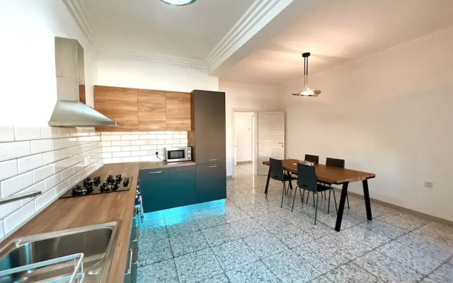 Harbour View Spacious 2BR Apartment