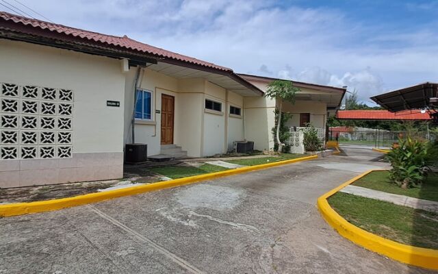 Mi Casa Asi de Grande