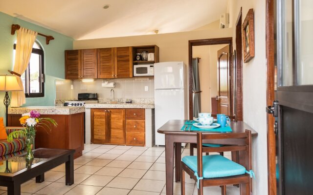 La Buena Vida Suites - Adults Only