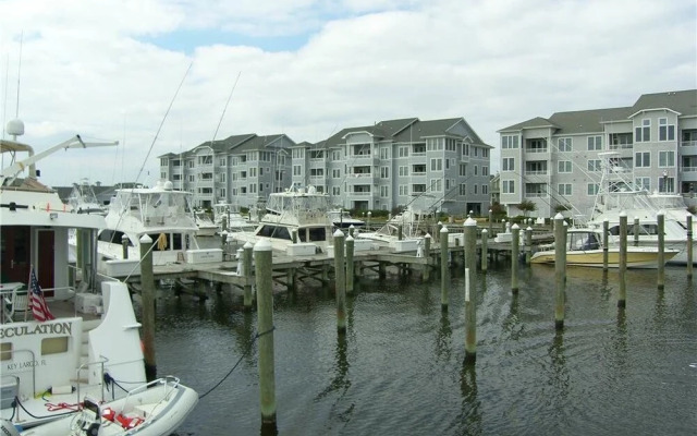 Harbour Place 4101 3 Br condo by RedAwning