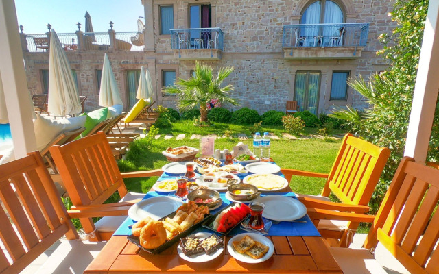 Cunda Rota Hotel