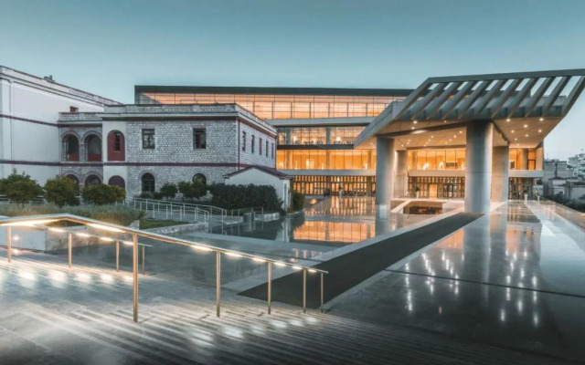 New Luxury Studio in the Heart of Thiseio.