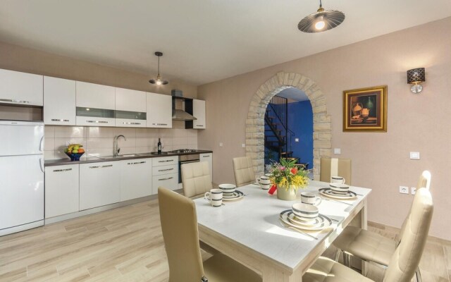 Beautiful Home in Katun With Wifi and 3 Bedrooms