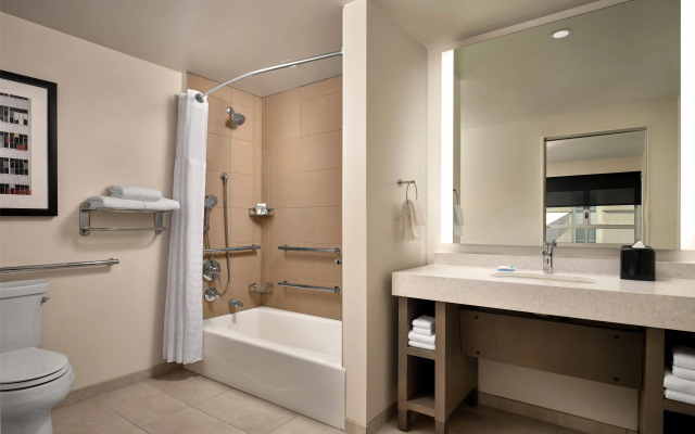 Hyatt House LA - University Medical Center