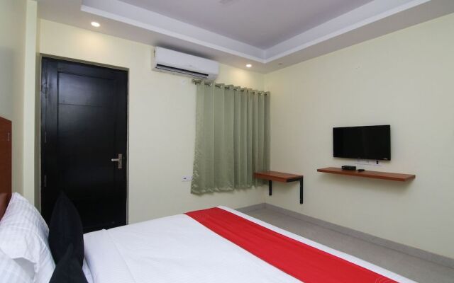 OYO 20032 SilverKey Medanta