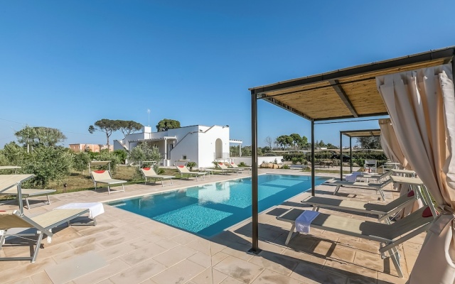 Villa Elysium With Pool And Garden