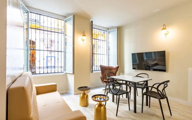 Harinas Central Apartments by Valcambre