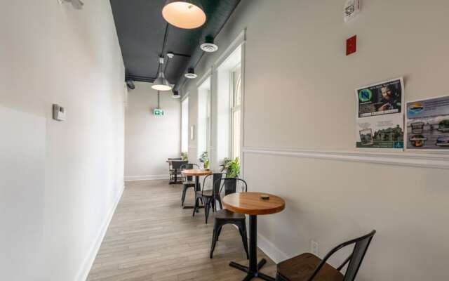 Rideau 2Br Signature Apartment Free Parking