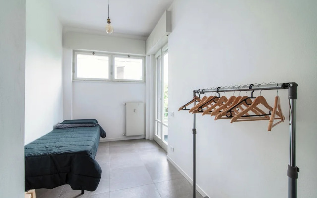 Stylish 2-Bedroom Apartment by Lake Como