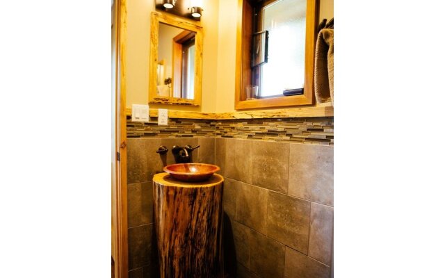 Skeena River House Bed & Breakfast