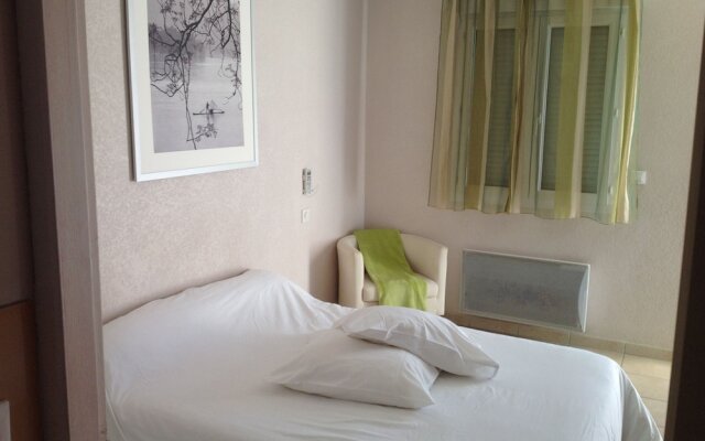 Logis Hôtel le Clos Saint-Loup