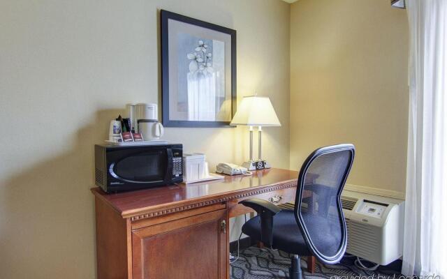 Travelodge Ambassador Bridge Windsor