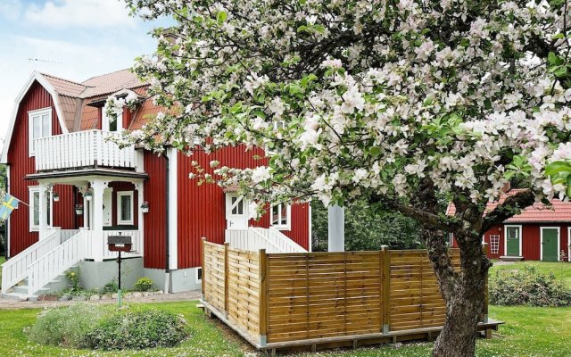 6 Person Holiday Home in Sandsjöfors