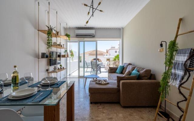 Keylana's 2-BR Apt in Pyla