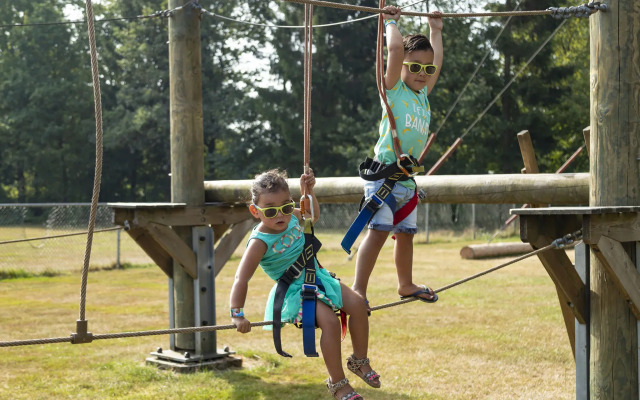 Nice chalet with dishwasher surrounded by greenery