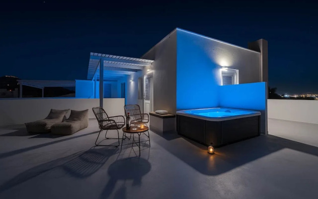 Golden Sunrise Suites - Santorini Superior Suite