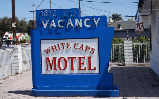 White Caps Motel