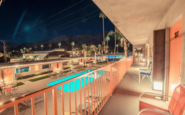 The Skylark a Palm Springs Hotel