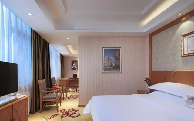 Vienna 3 Best Hotel (Nanchang Qingshan Lake High-tech)