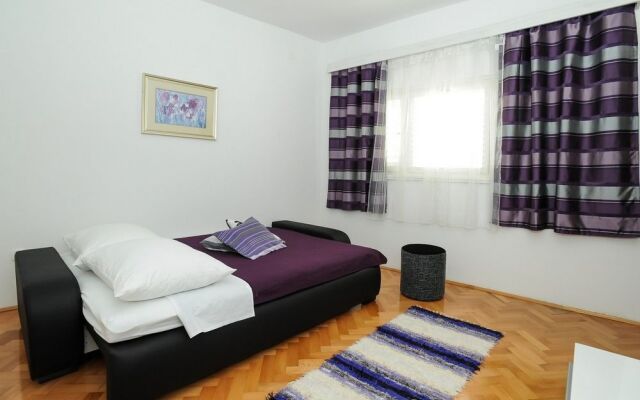 Feel Center Apartments.