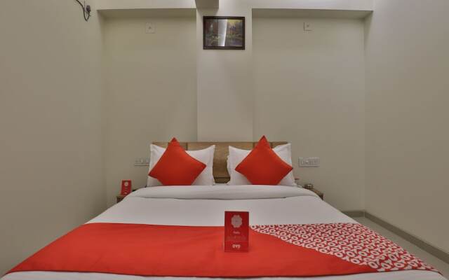 Collection O 12462 Hotel Shiv Inn