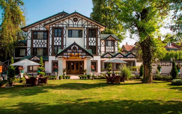 Lemon Tree Hotel Srinagar