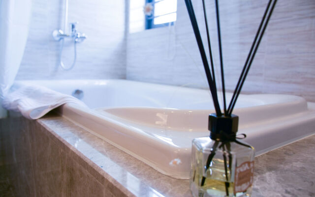 Yuwa Serviced ApartHotel