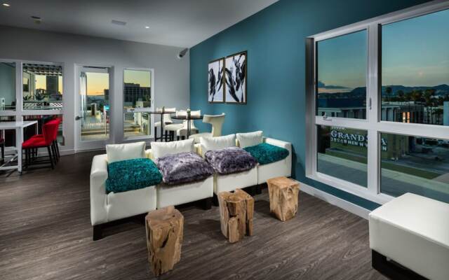 Resort Style Suites in Downtown LA