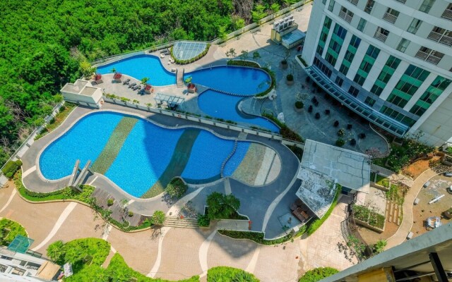 Best and Prime Location 1BR The Wave Apartment