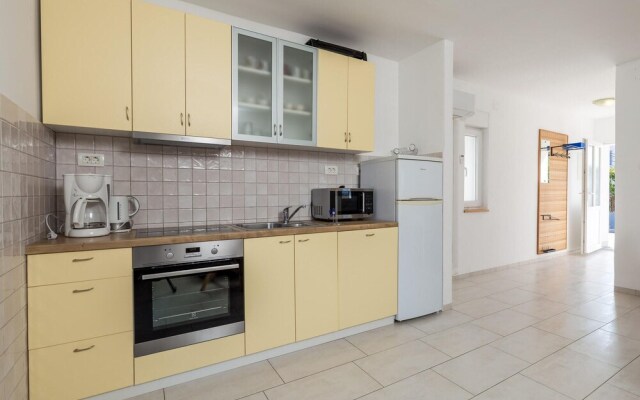 Nice Home in Sv.juraj With Wifi and 3 Bedrooms
