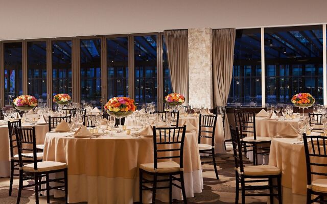 E-Central Downtown Los Angeles Hotel