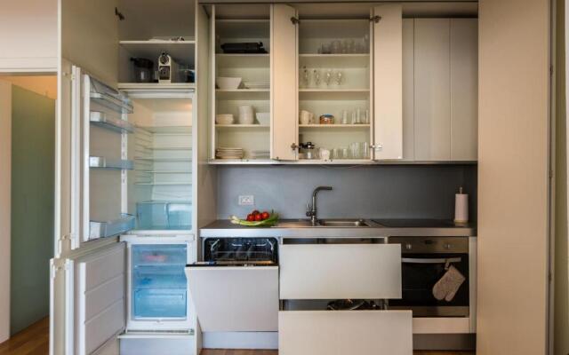 Hoplite 2BR apartment near centre