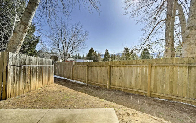 Centrally Located Mt Shasta Home w/ Deck!