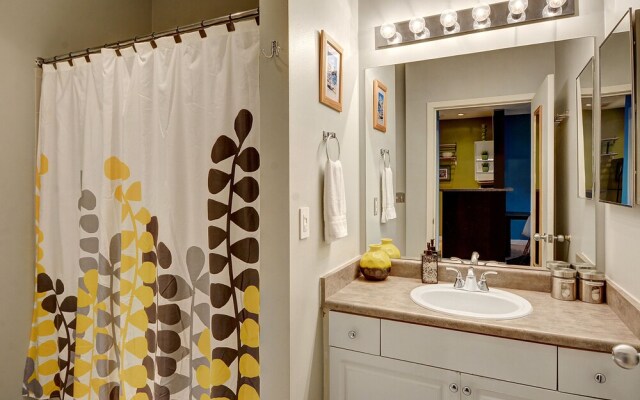 Belltown Court MoPOP Suite - One Bedroom Apartment