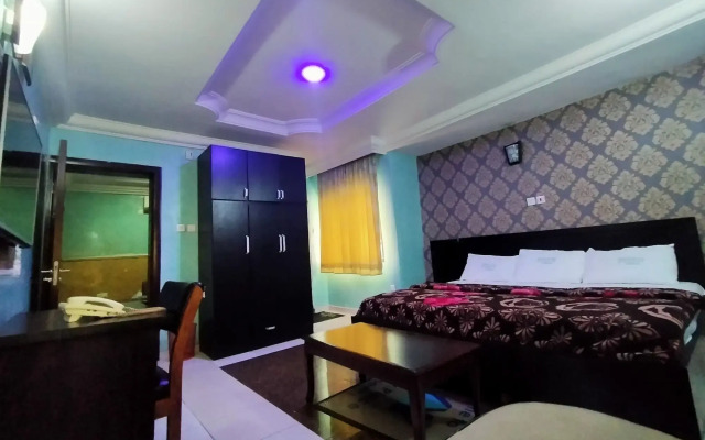 Orient Hotel & Plaza