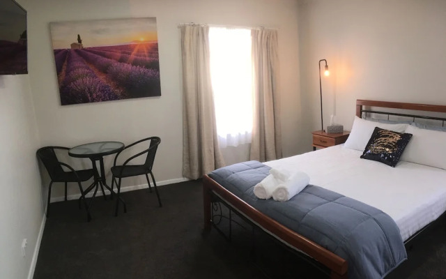 3ree Spacious & charming Apartment