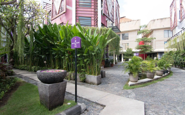 Отель Kuta Central Park